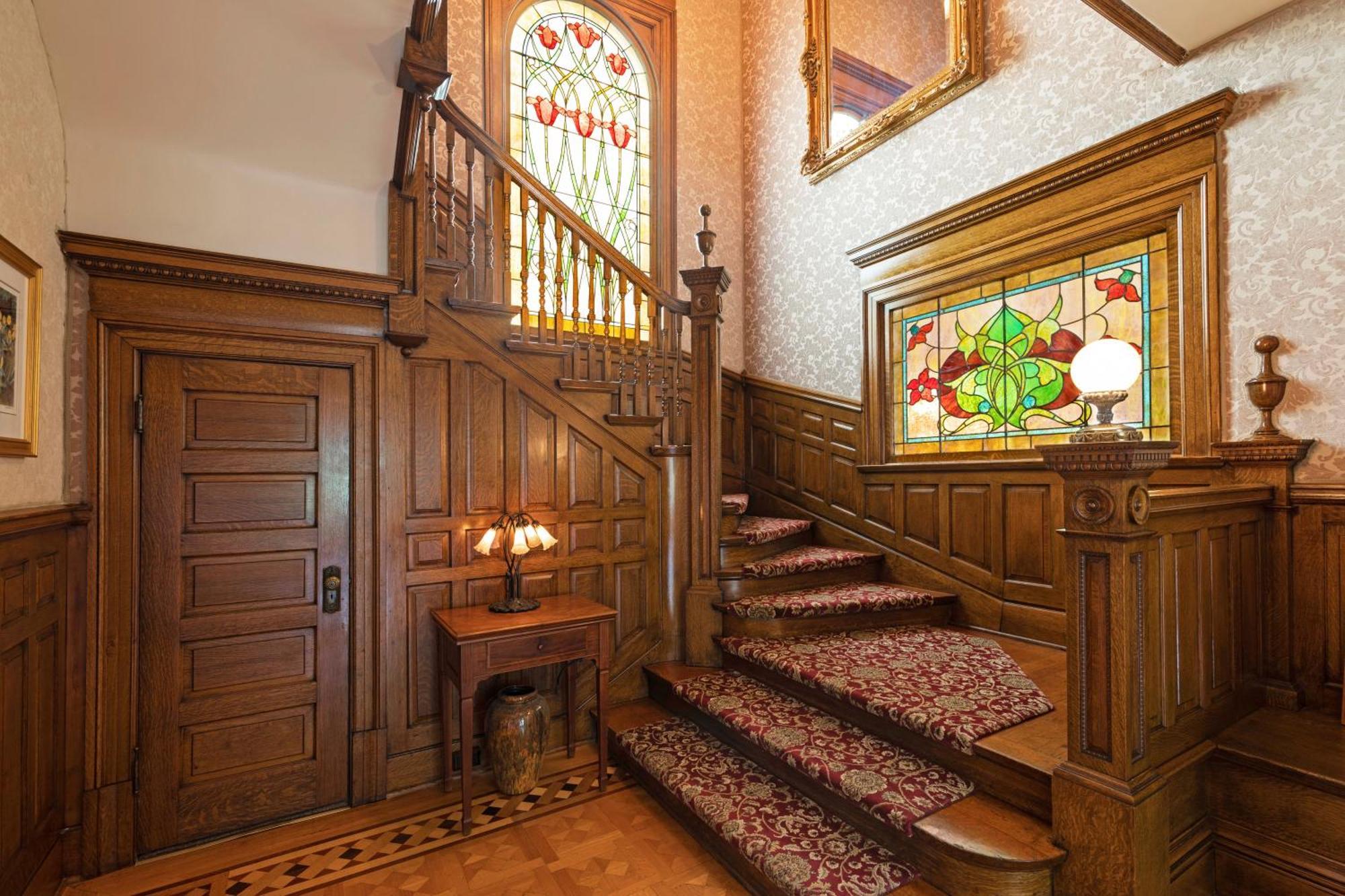 The Gibson Mansion Bed & Breakfast