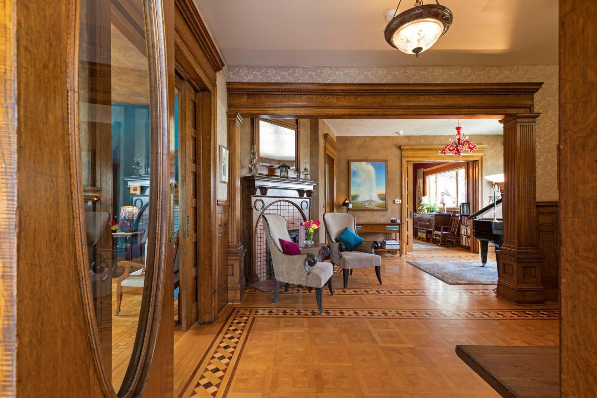 Bed & Breakfast The Gibson Mansion 3*
